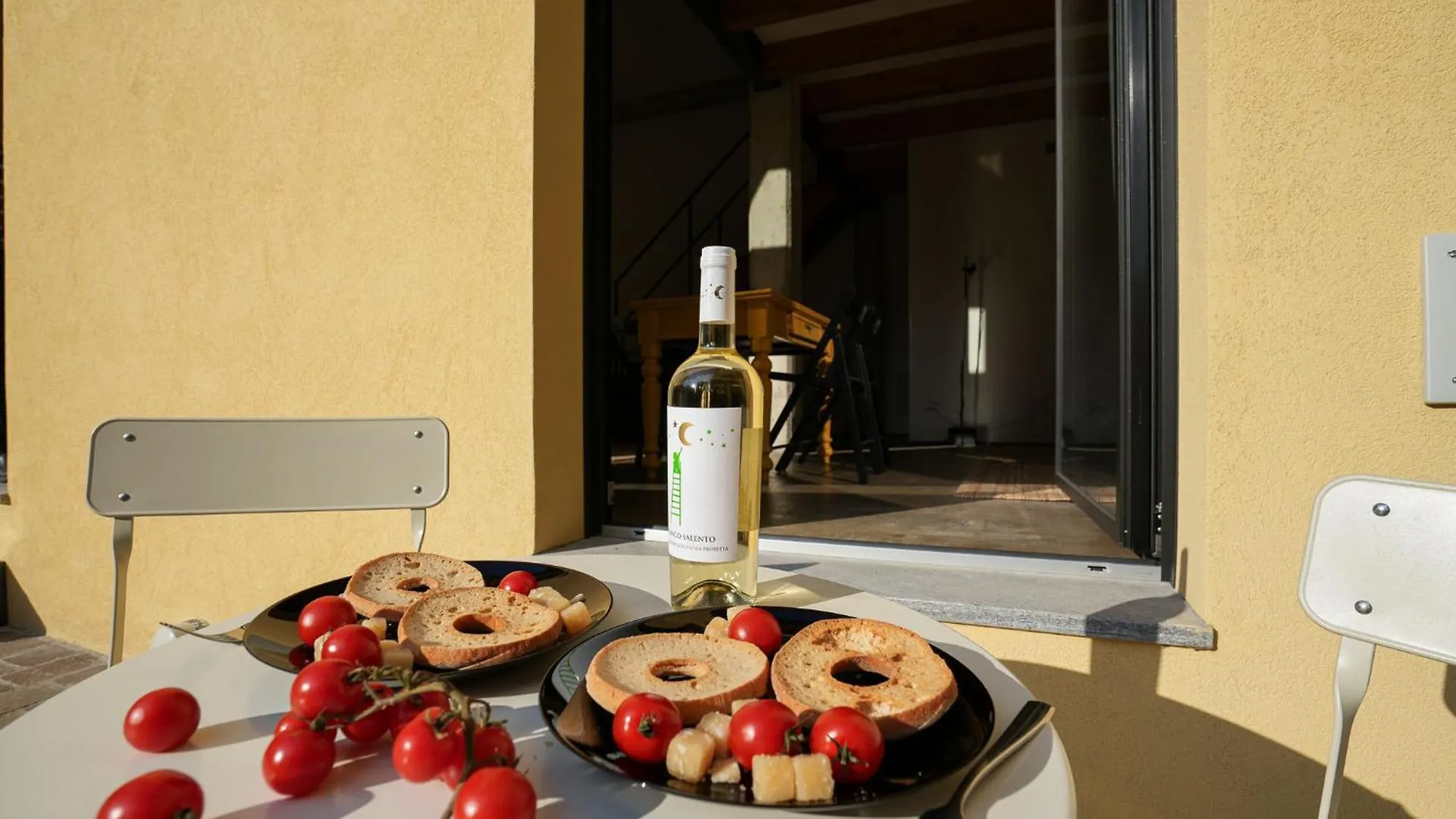 Del Re House, Parking Free Villa Milano Feriehus